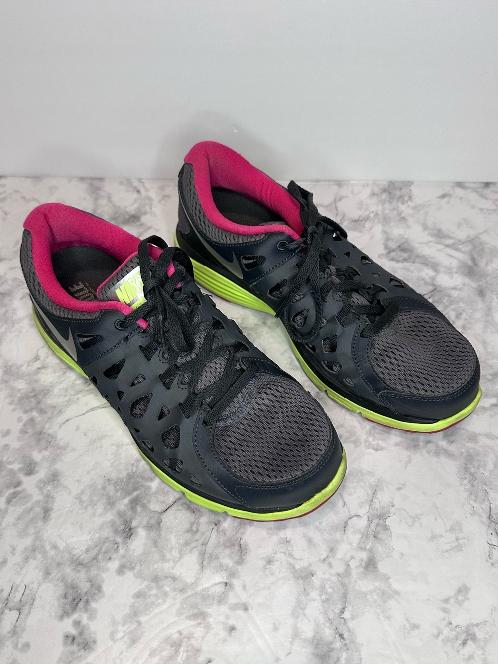 Nike Dual Fusion Run 2 Women’s Size 9 Black Pink Volt Running Shoes